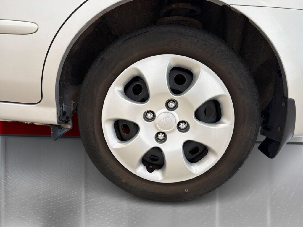 Kia Cerato 2005 Harmaa