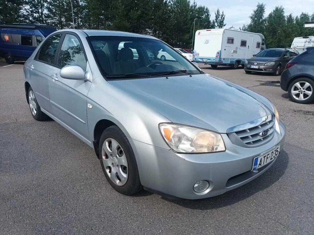 Kia Cerato 2005 Harmaa