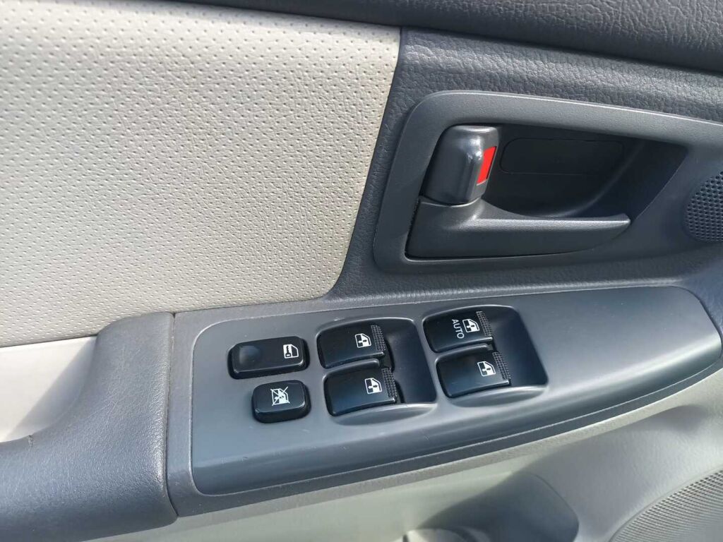 Kia Cerato 2005 Harmaa