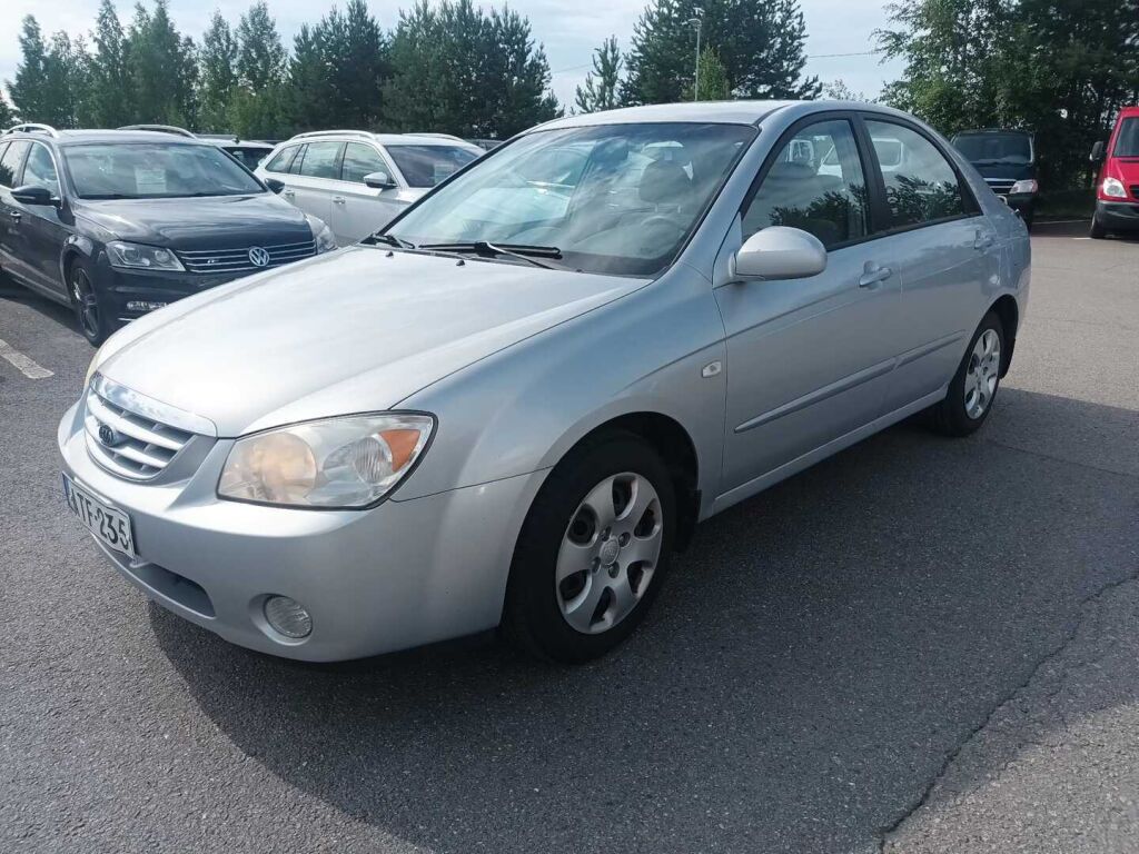 Kia Cerato 2005 Harmaa