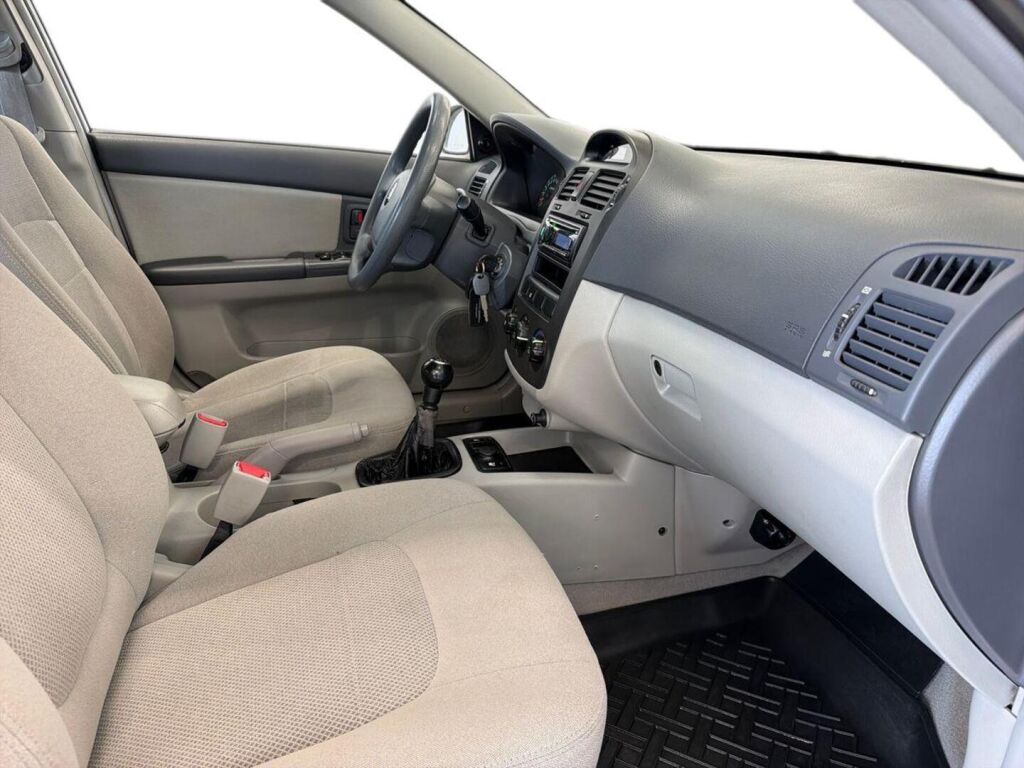 Kia Cerato 2005 Harmaa