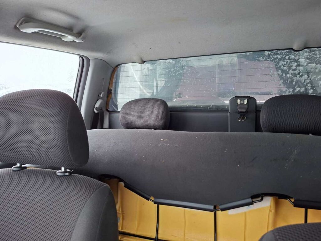 Isuzu D-Max 2009 Musta