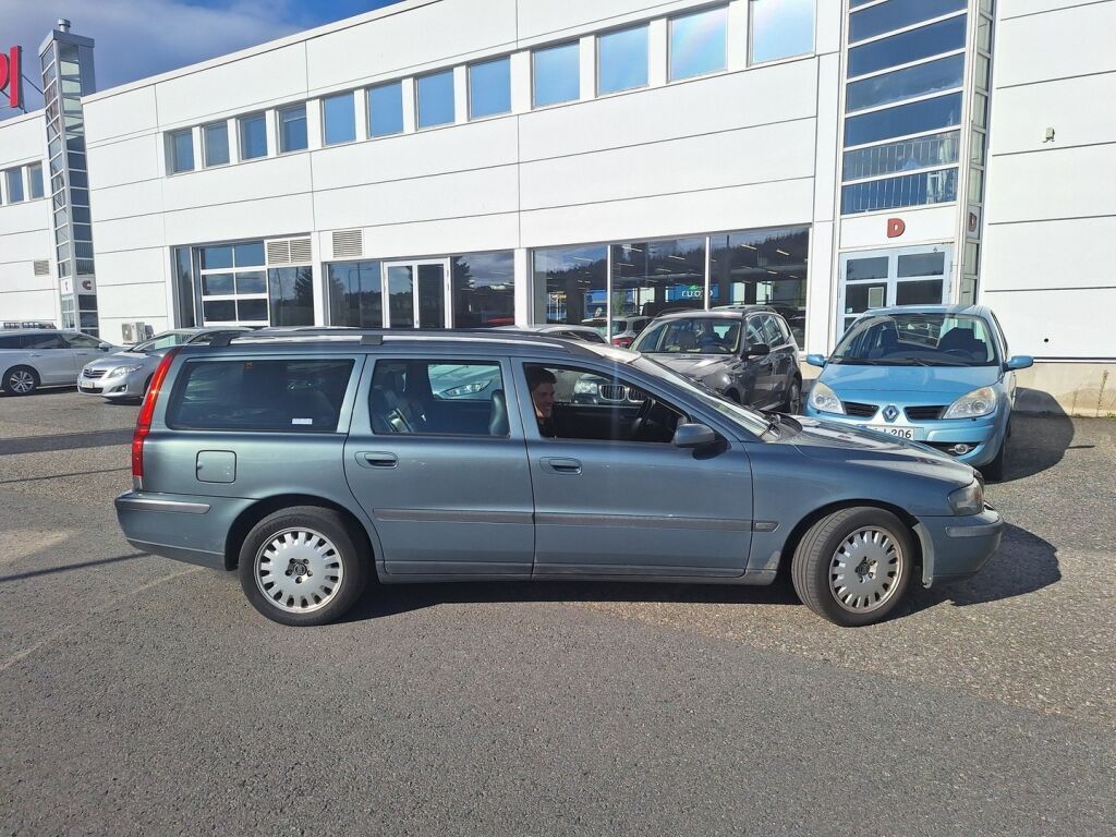 Volvo V70 2003 Vihreä