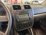 Volkswagen Golf 2005 Punainen
