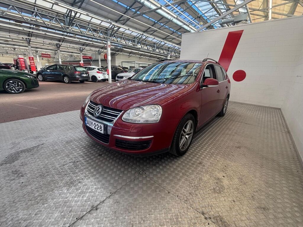 Volkswagen Golf 2009 Punainen