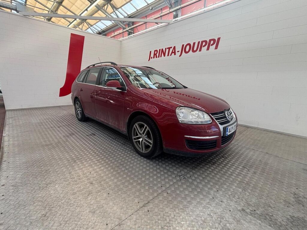 Volkswagen Golf 2009 Punainen