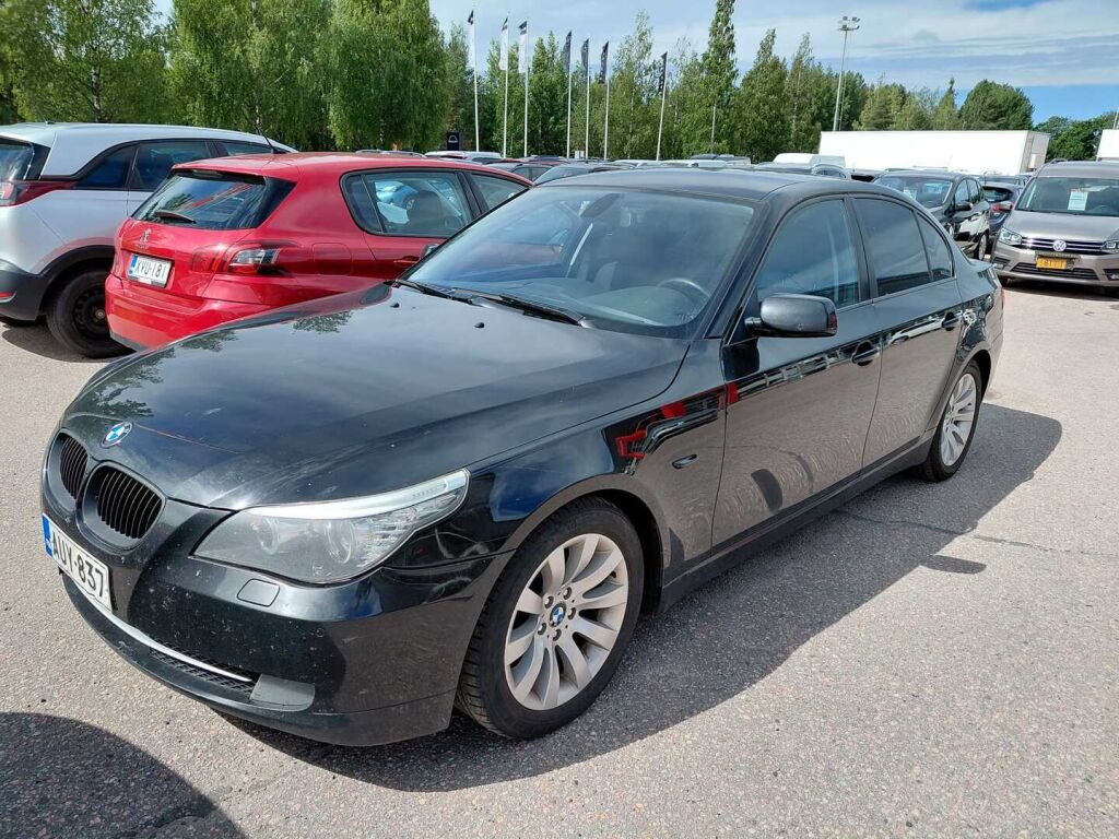BMW 520 2009 Musta