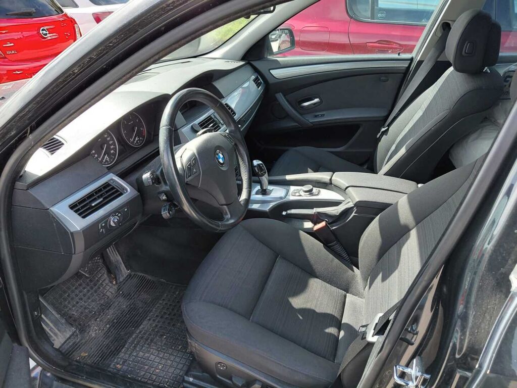 BMW 520 2009 Musta