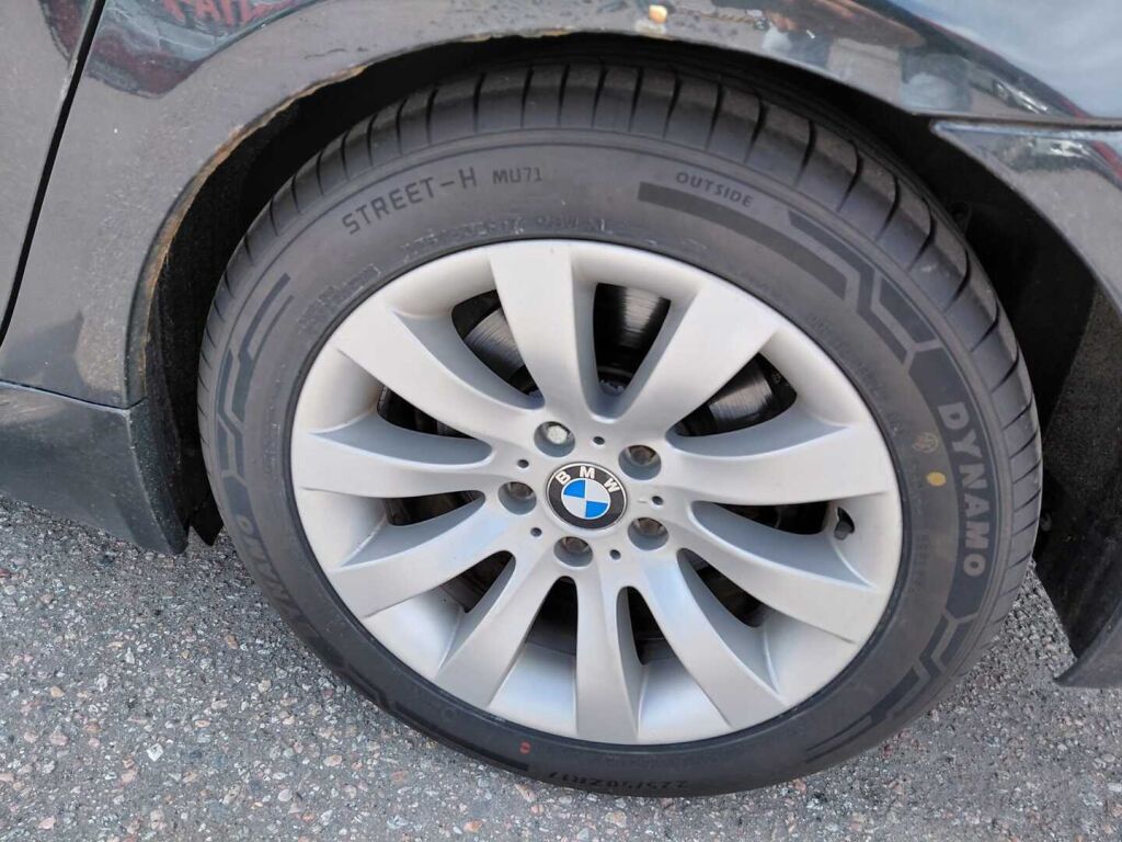 BMW 520 2009 Musta