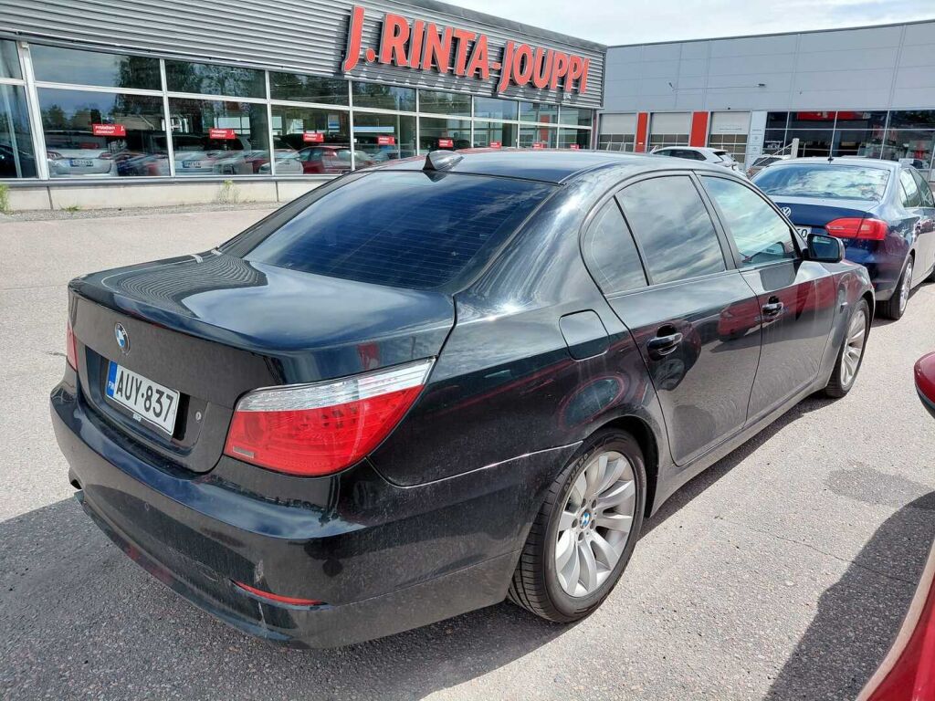 BMW 520 2009 Musta
