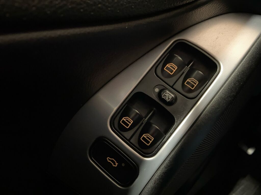 Mercedes-Benz C 2007 Harmaa