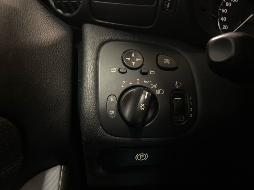 Mercedes-Benz C 2007 Harmaa