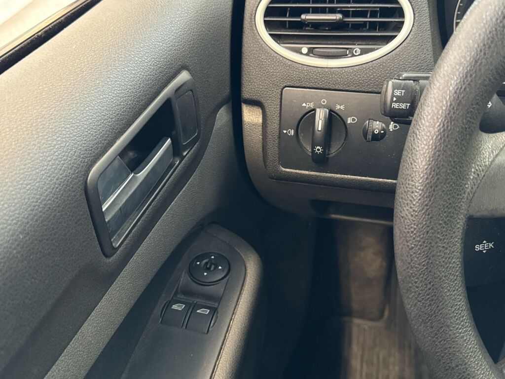 Ford Focus 2005 Harmaa