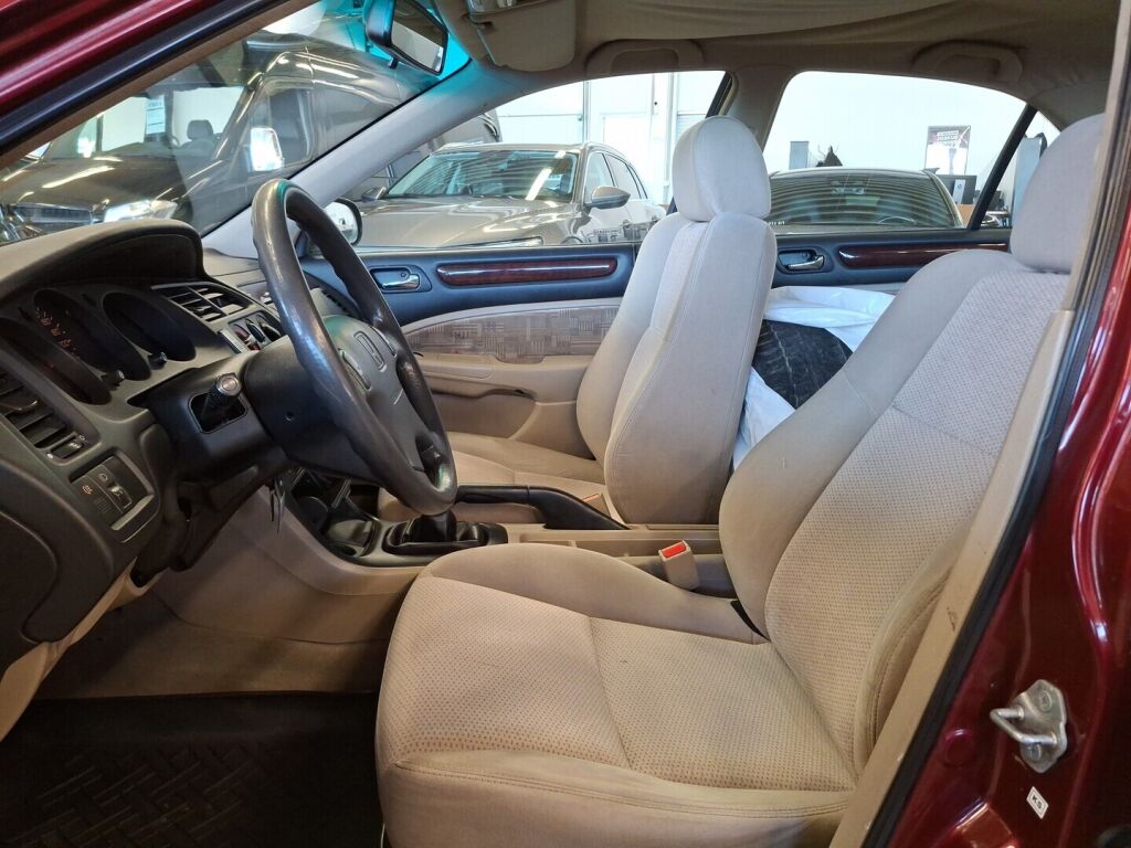 Honda Accord 2000 Punainen