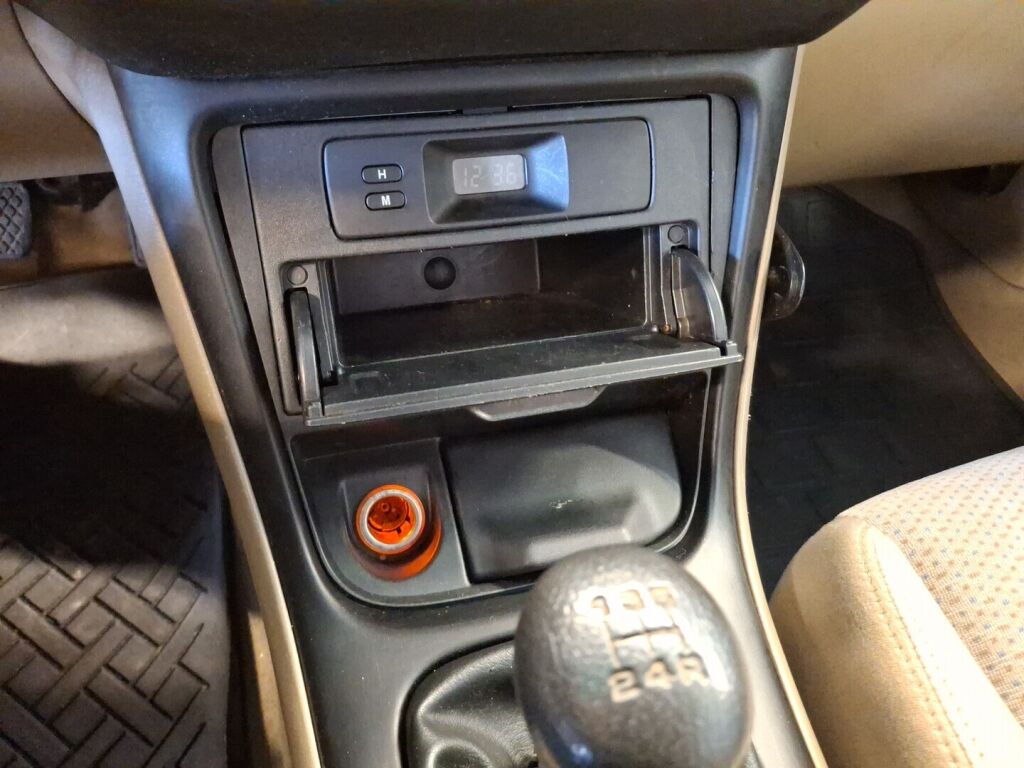 Honda Accord 2000 Punainen