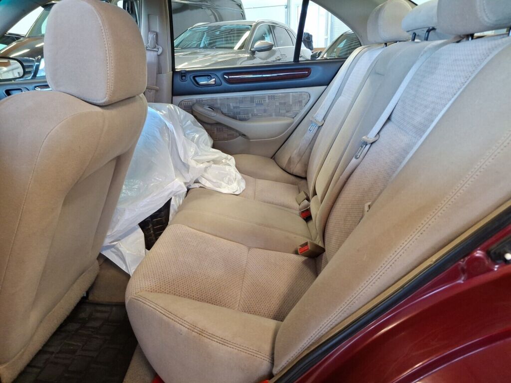 Honda Accord 2000 Punainen