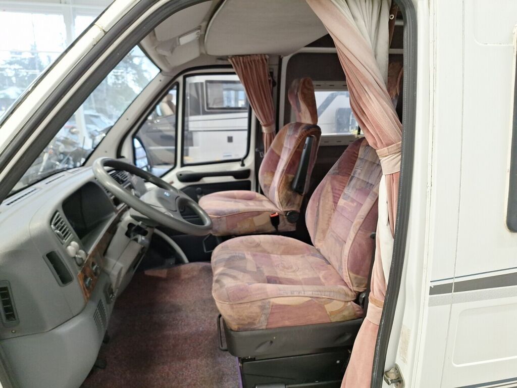 Swift MONDIAL 2000 Valkoinen