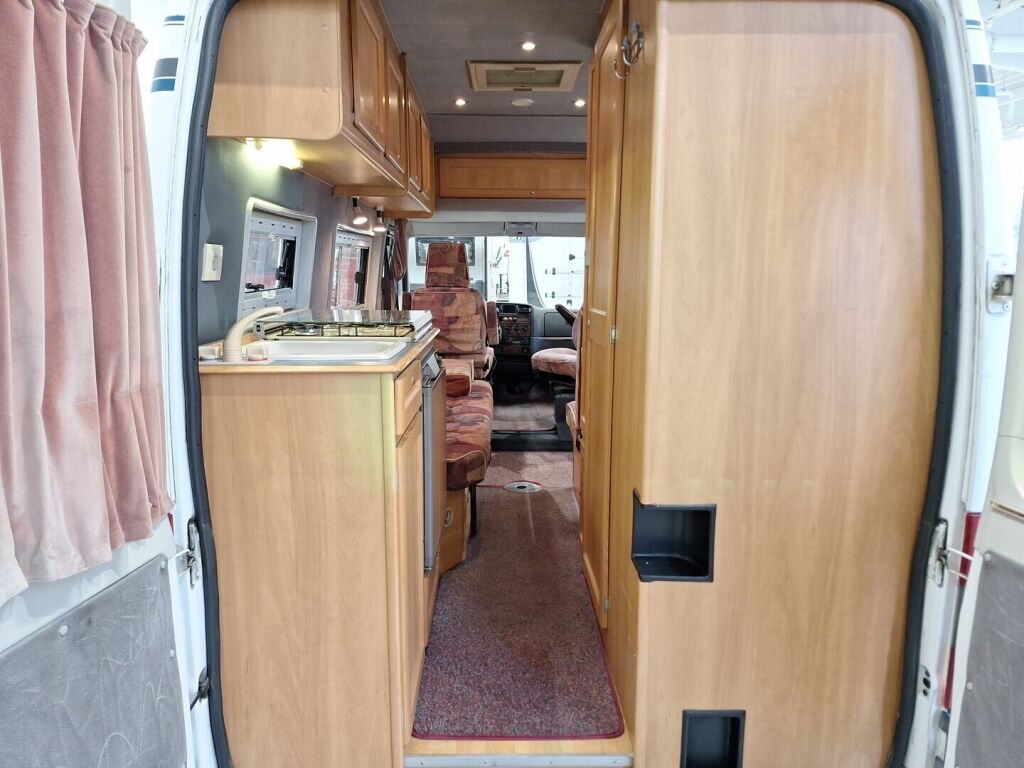 Swift MONDIAL 2000 Valkoinen