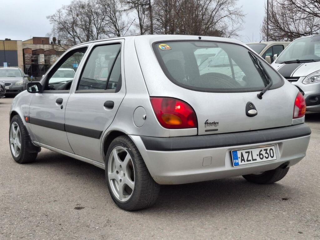 Ford Fiesta 2002 Harmaa