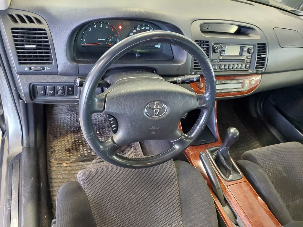 Toyota Camry 2002 Harmaa