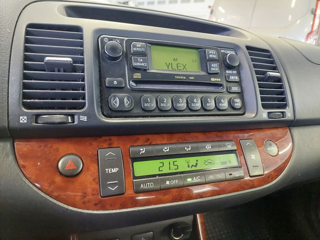 Toyota Camry 2002 Harmaa