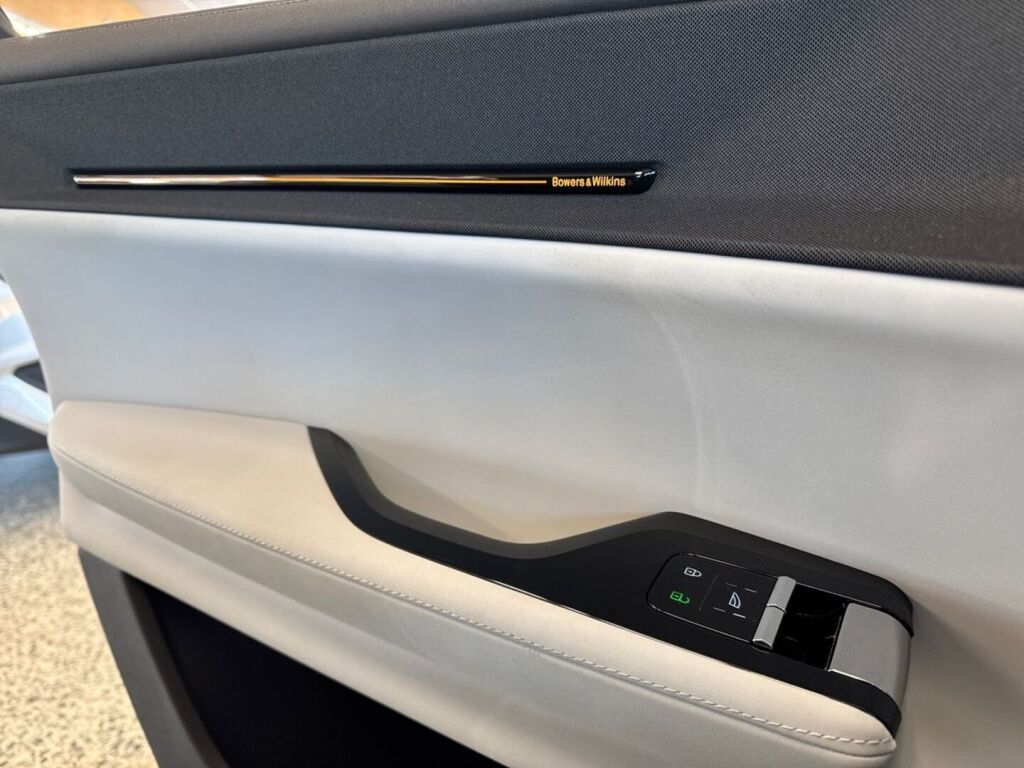 Polestar 3 2024 Musta