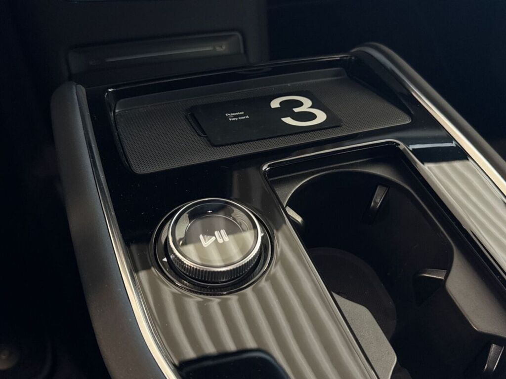 Polestar 3 2024 Musta