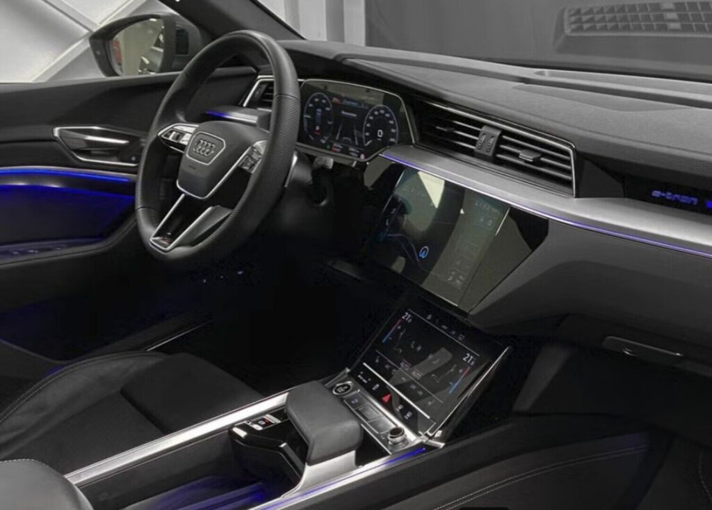 Audi Q8 e-tron 2024 Harmaa (Daytona Grey)