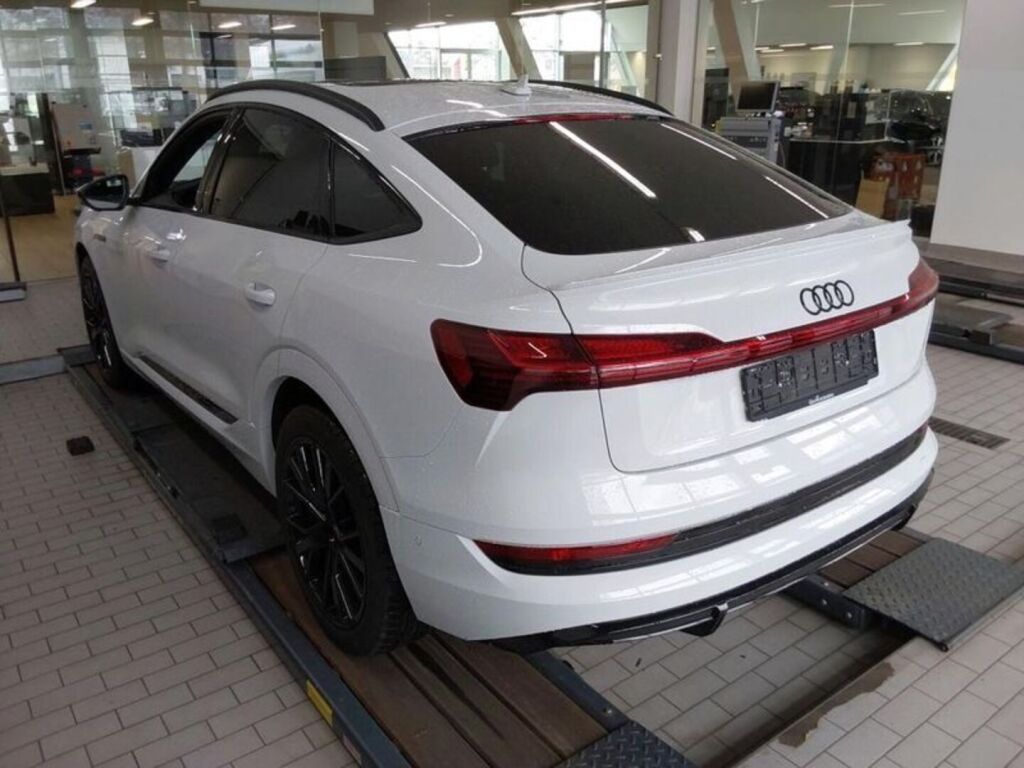Audi e-tron 2023 