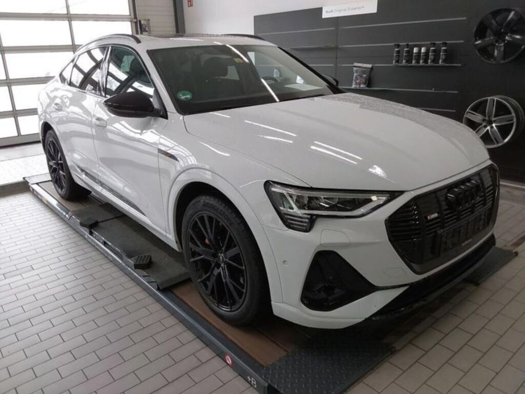 Audi e-tron 2023 