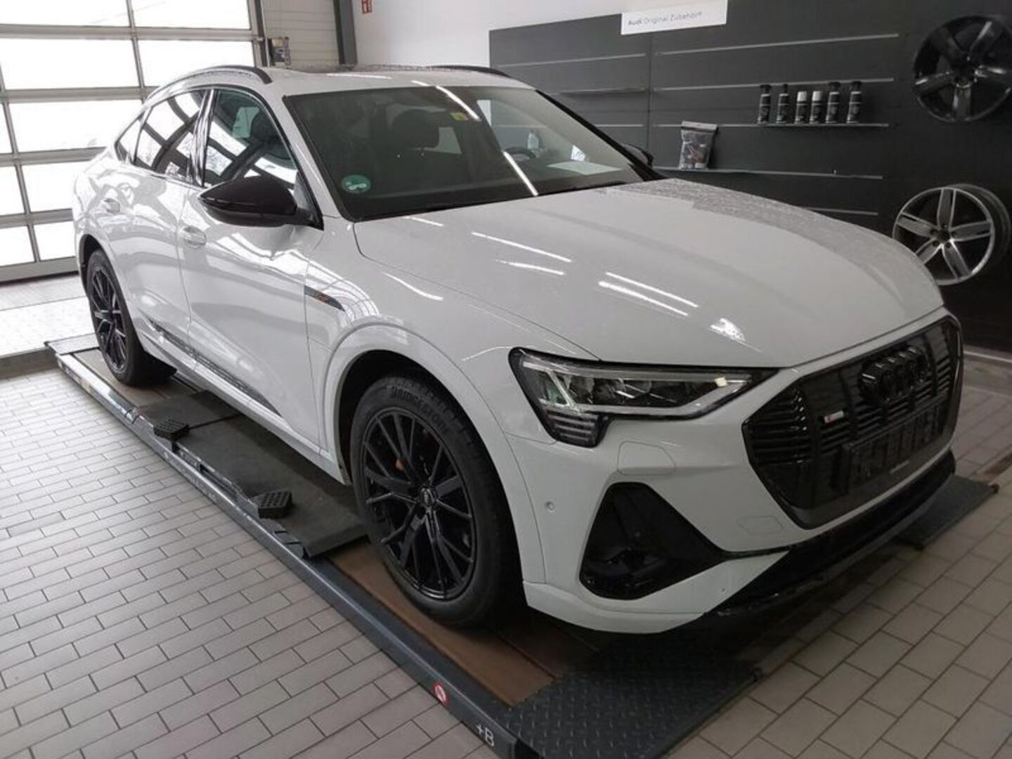 Audi e-tron