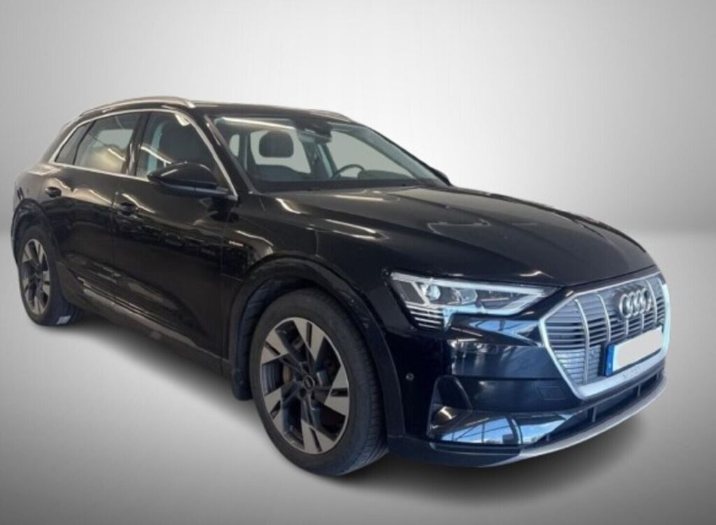 Audi e-tron 2022 Musta