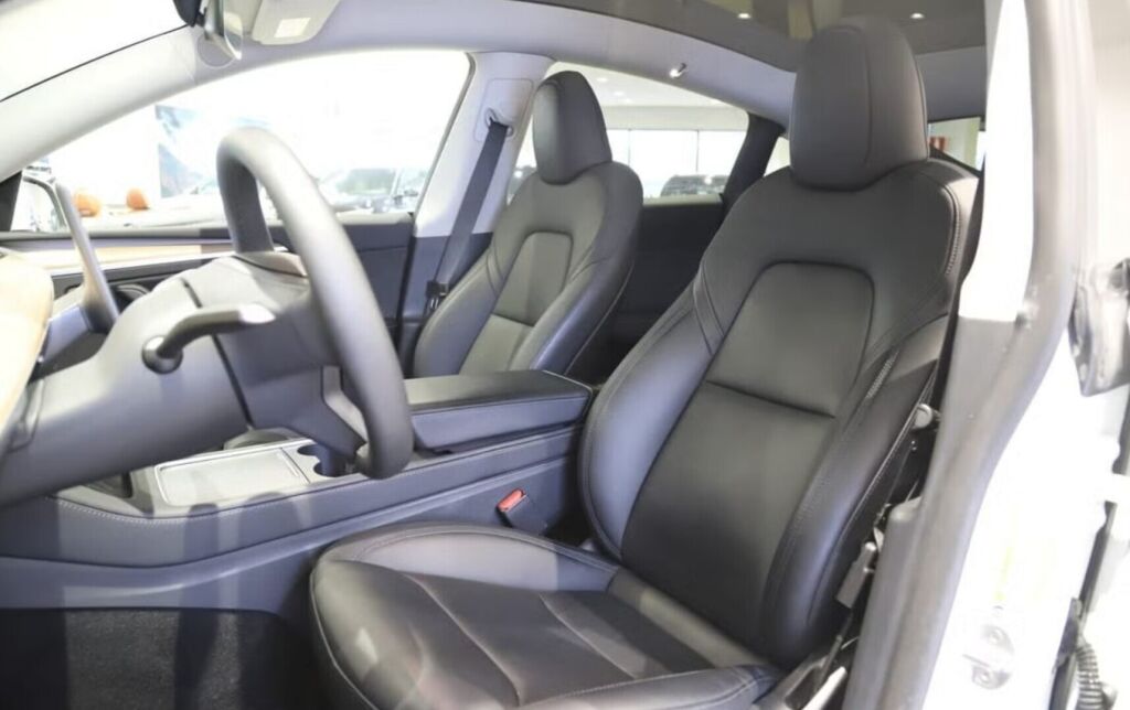 Tesla Model Y 2023 Valkoinen