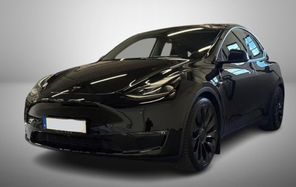 Tesla Model Y 2023 Musta