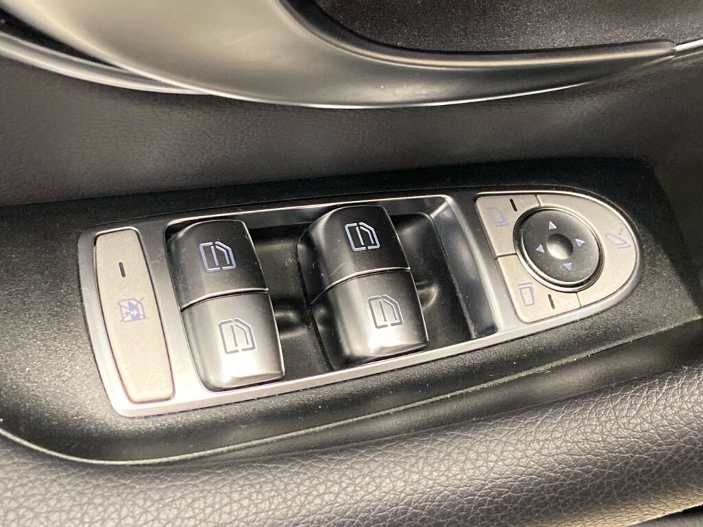 Mercedes-Benz E 2023 