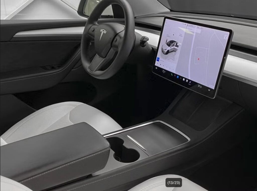 Tesla Model Y 2023 Valkoinen