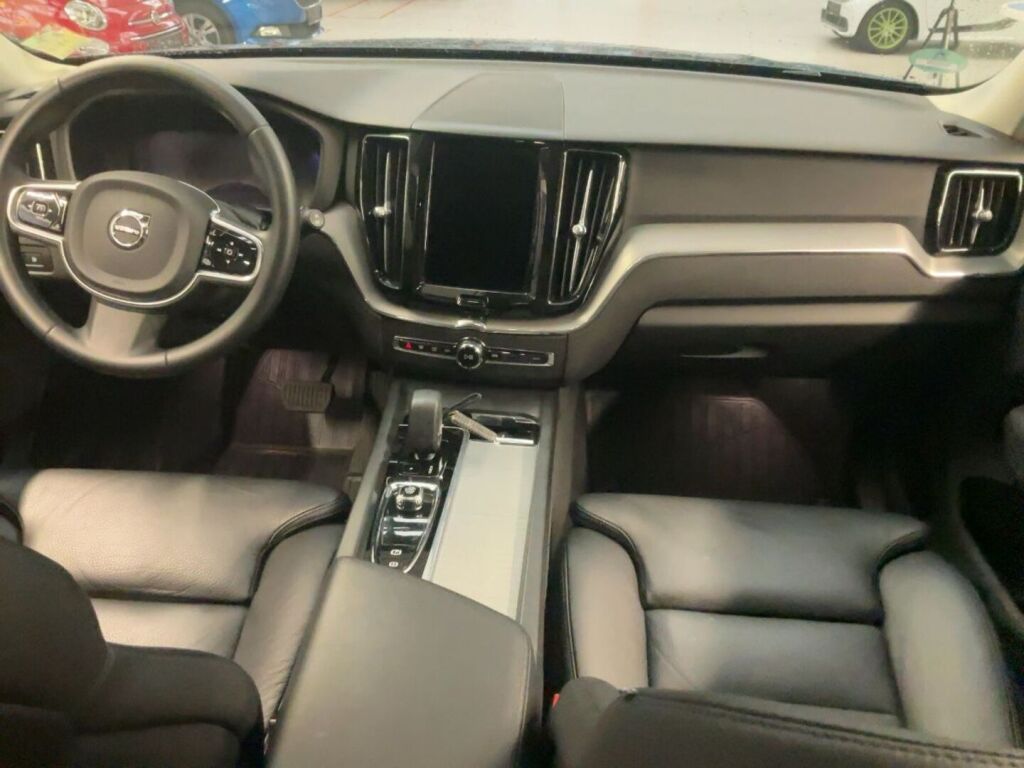 Volvo XC60 2023 