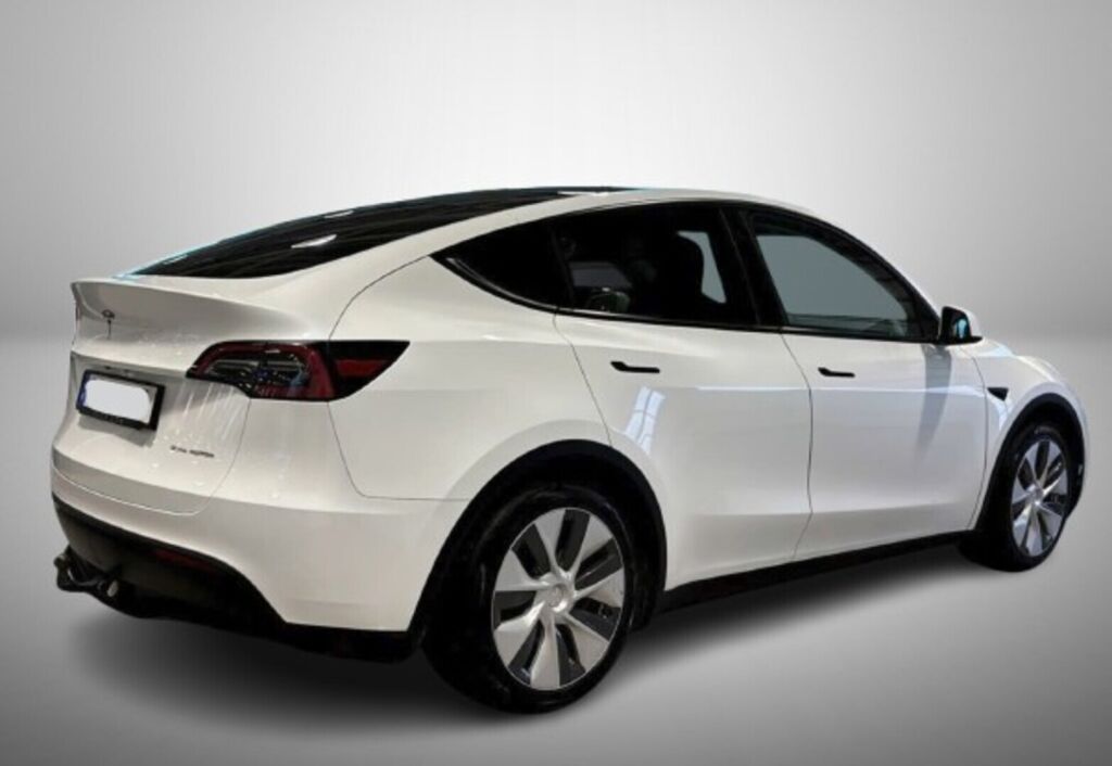 Tesla Model Y 2024 Valkoinen