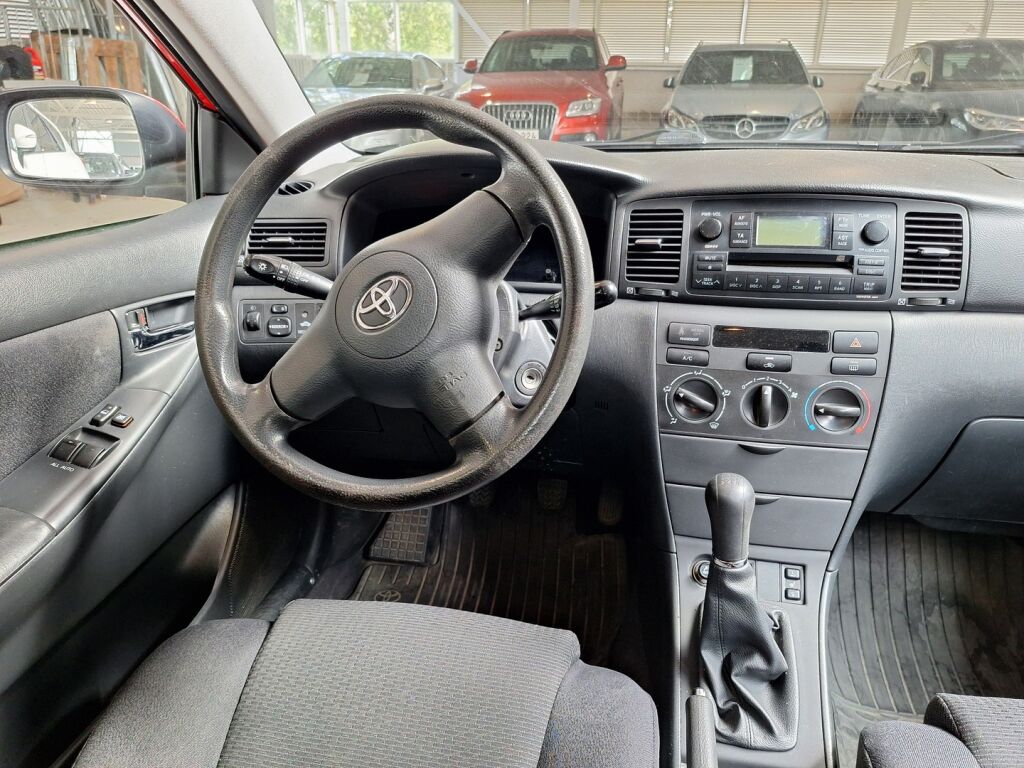 Toyota Corolla 2006 Punainen