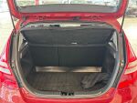 Hyundai i30 2010 Punainen