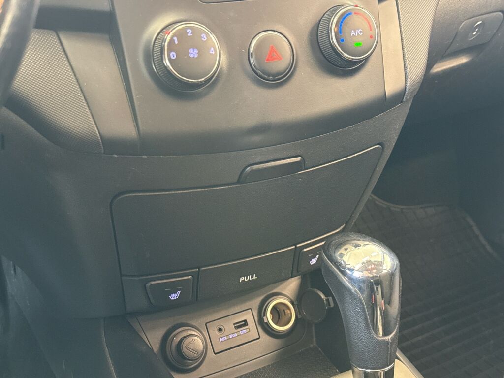 Hyundai i30 2010 Punainen