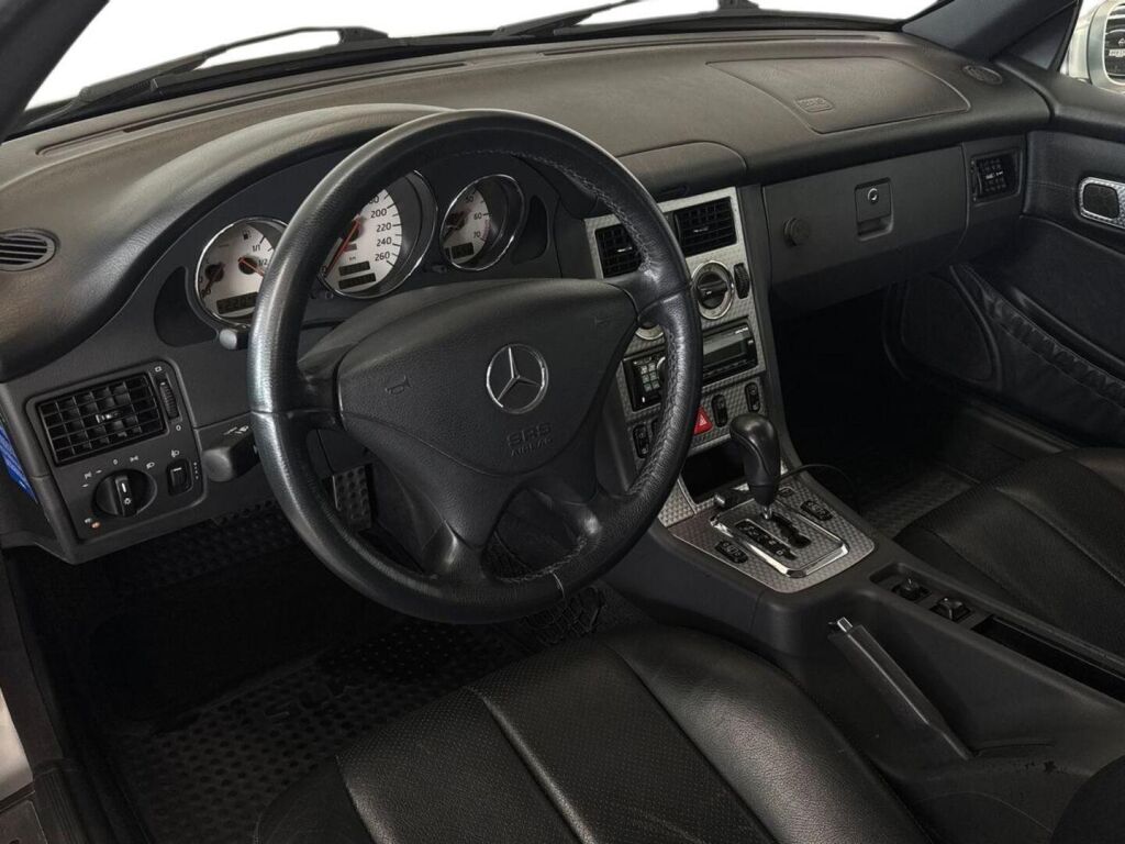 Mercedes-Benz SLK 2000 Harmaa