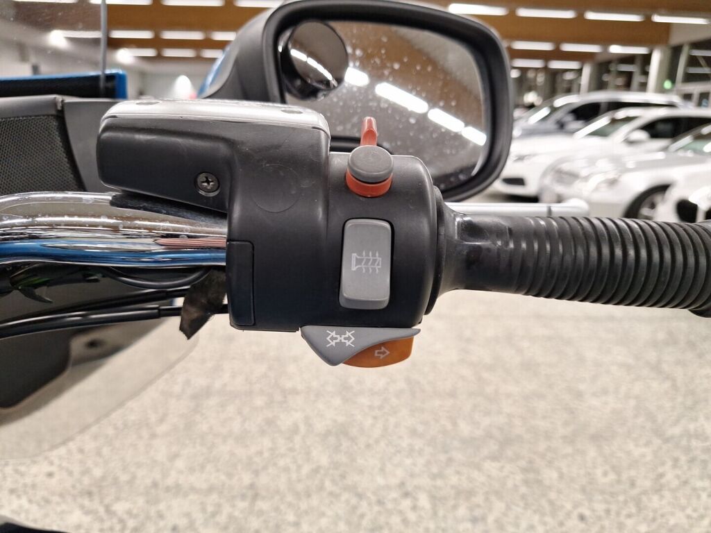 BMW R 2003 VALKOINEN