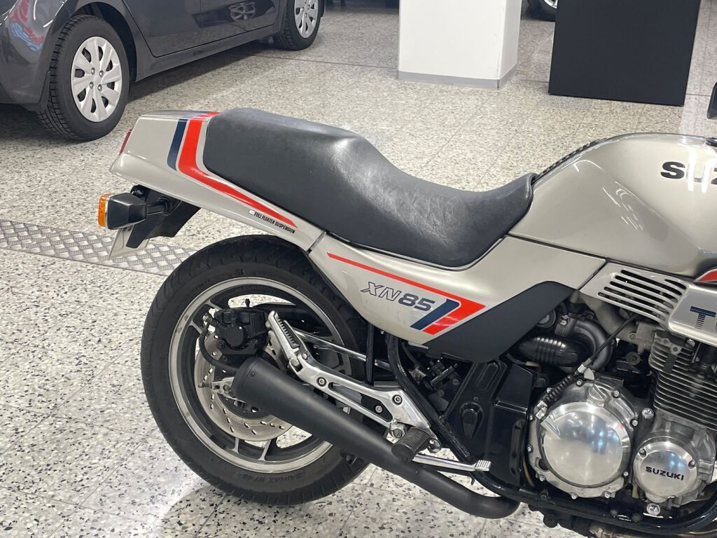 Suzuki XN 1983 