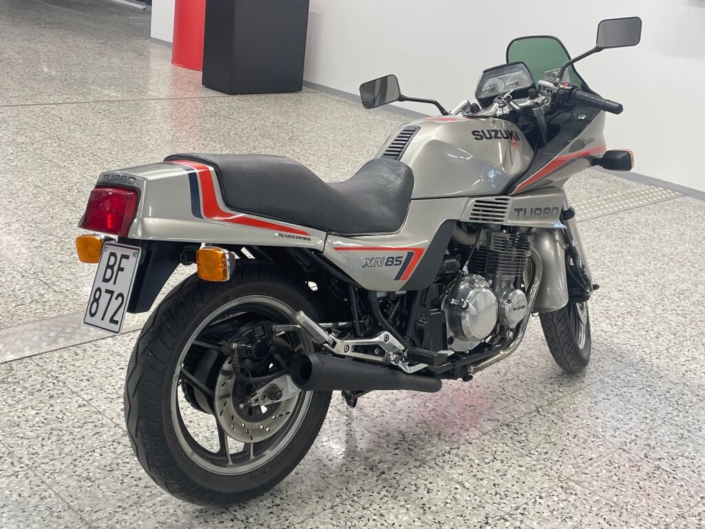 Suzuki XN 1983 