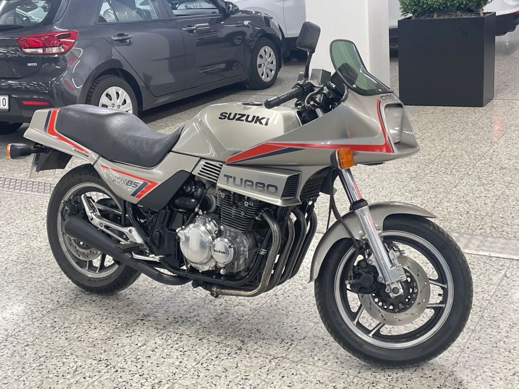 Suzuki XN 1983 