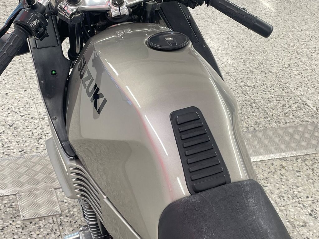 Suzuki XN 1983 