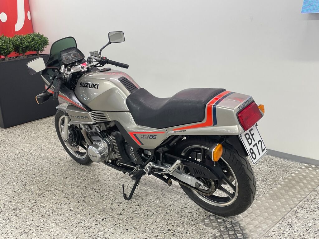 Suzuki XN 1983 