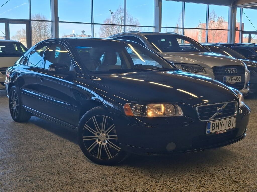 Volvo S60 2008 Musta