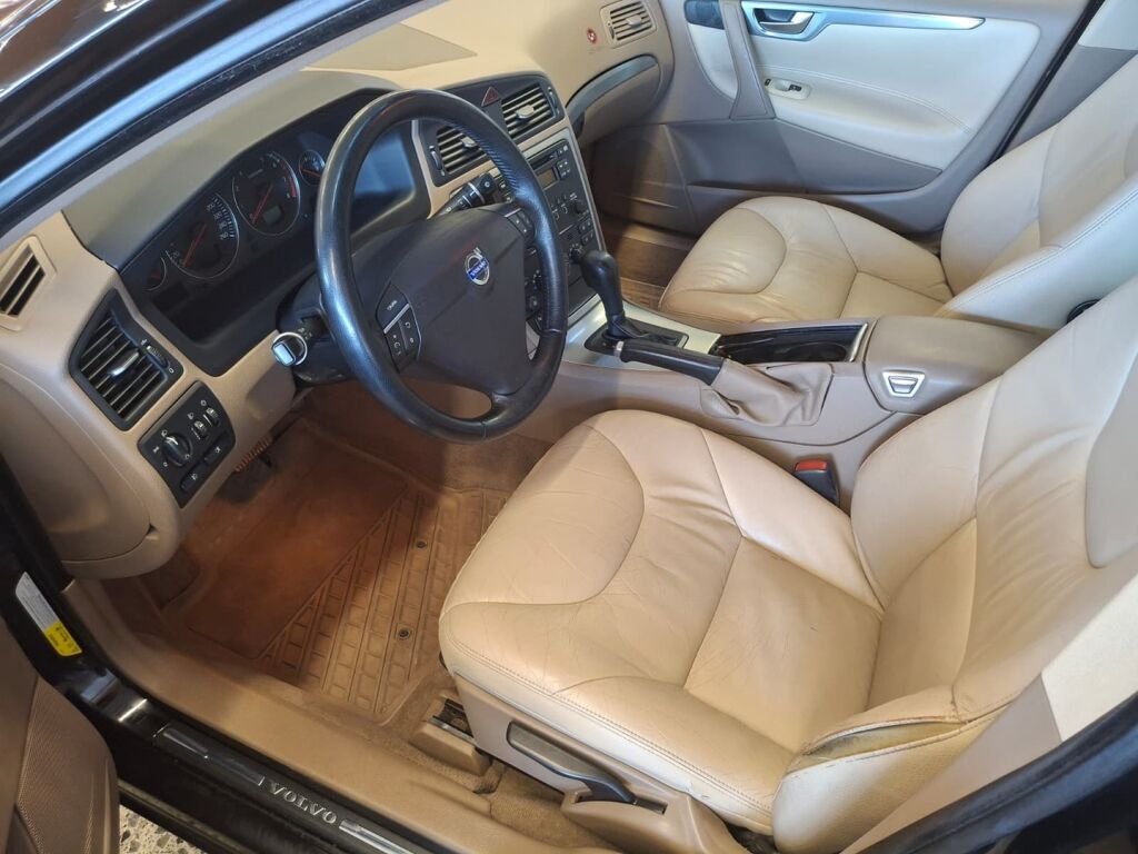 Volvo S60 2008 Musta